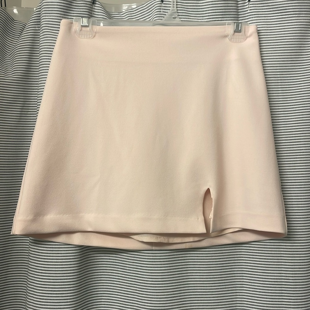 Pink mini skirt with slit